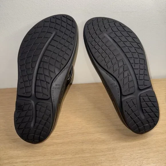 OOFOS OOmega OOlala Women 11 Platform Sandals Black Flip Flops Thong Recovery